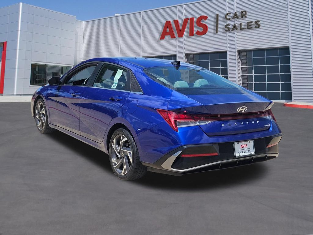Thumbnail: 2025 Hyundai Elantra - 3