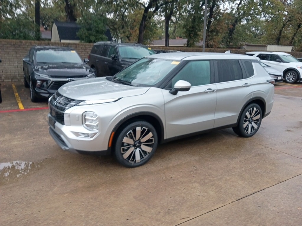 Thumbnail: 2025 Mitsubishi Outlander - 1