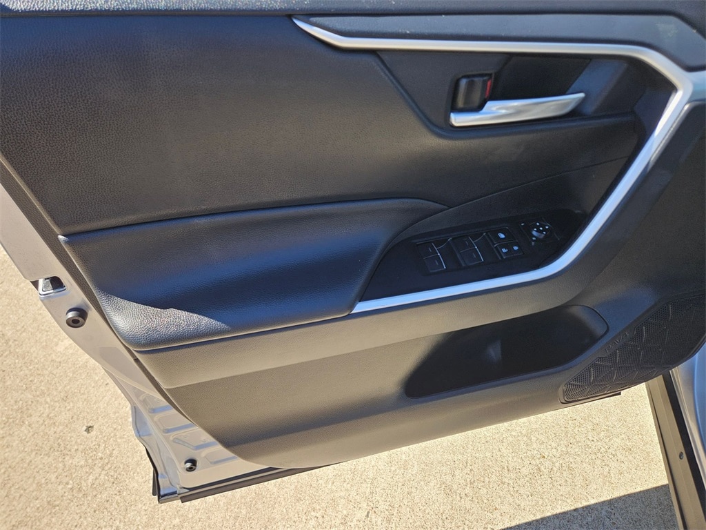 Thumbnail: 2025 Toyota RAV4 - 14