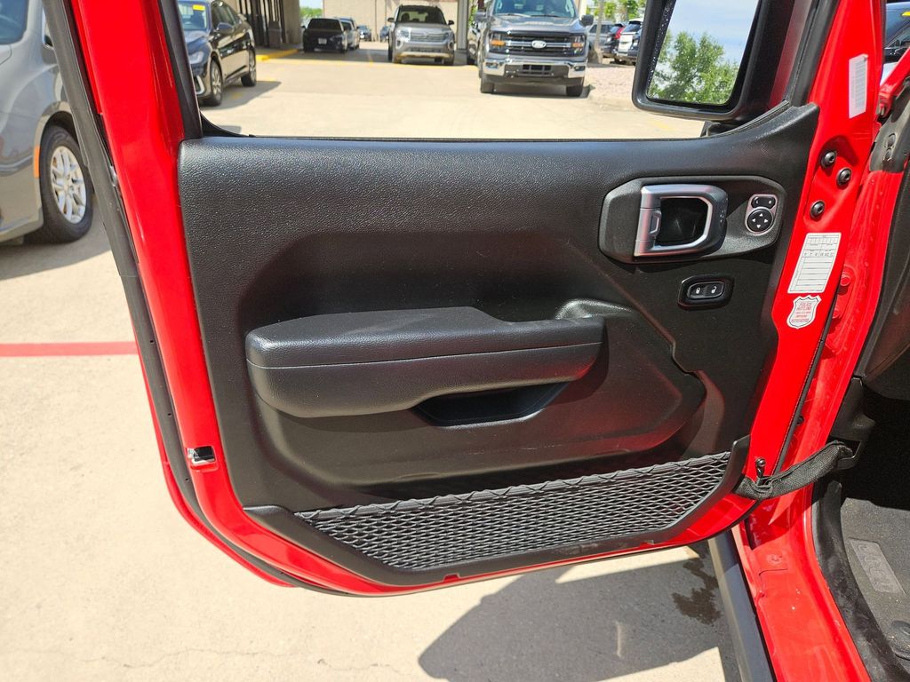 Thumbnail: 2025 Jeep Wrangler - 14