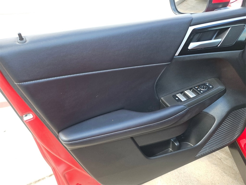 Thumbnail: 2024 Mitsubishi Outlander - 11