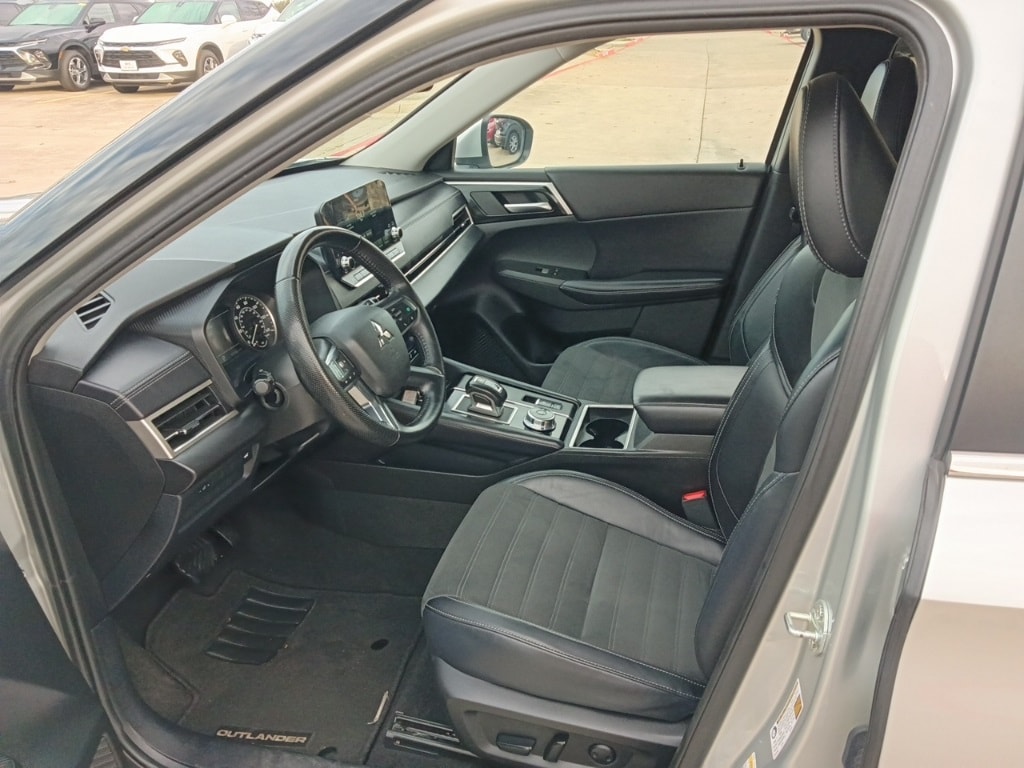 Thumbnail: 2024 Mitsubishi Outlander - 7