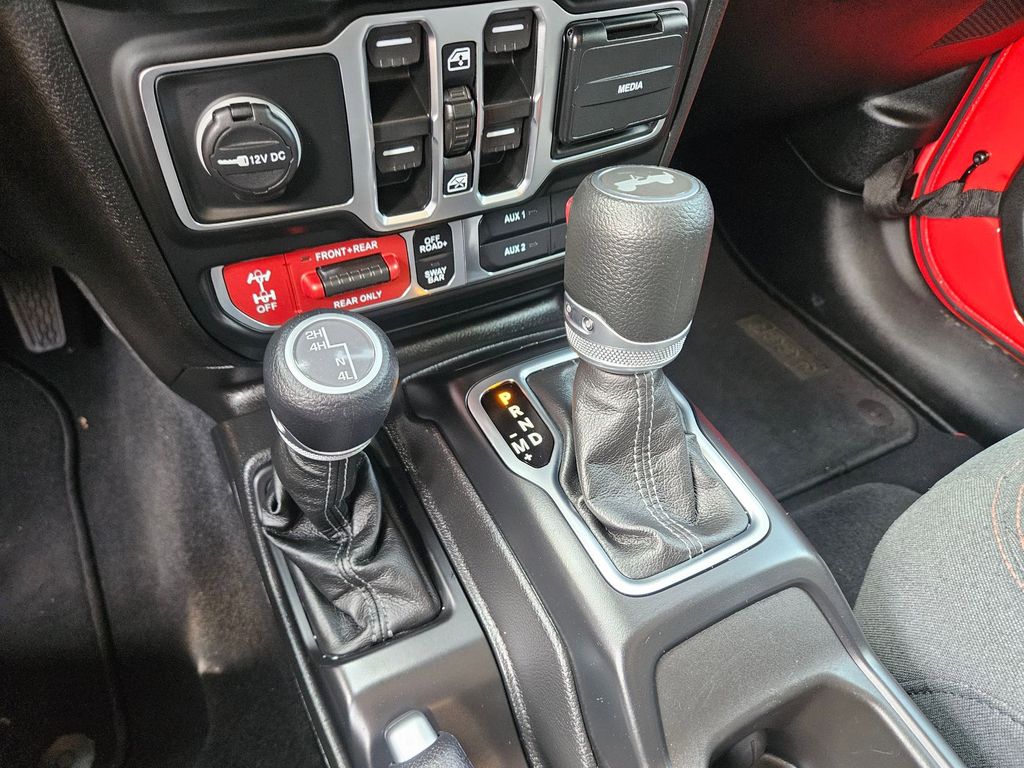 Thumbnail: 2025 Jeep Wrangler - 27