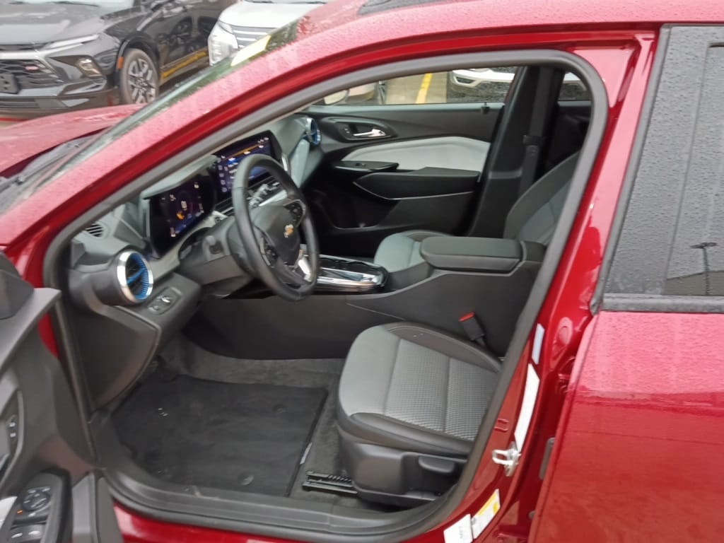 Thumbnail: 2025 Chevrolet Trax - 9