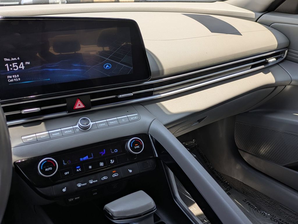 Thumbnail: 2025 Hyundai Elantra - 15