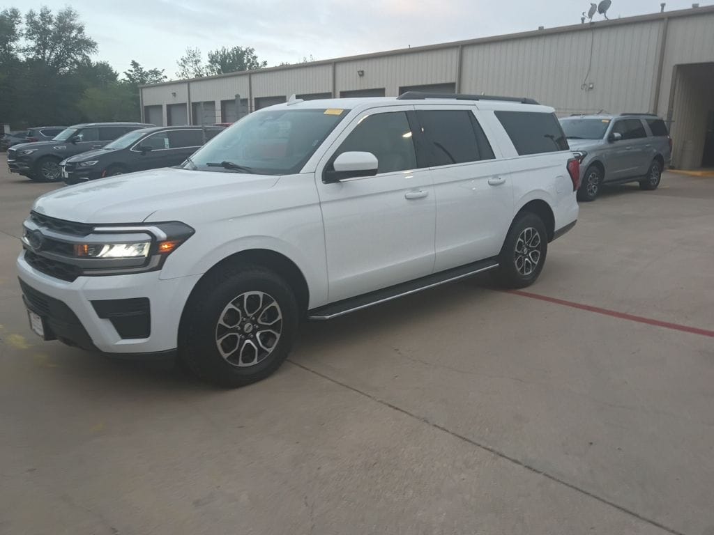 2023 Ford Expedition's photo