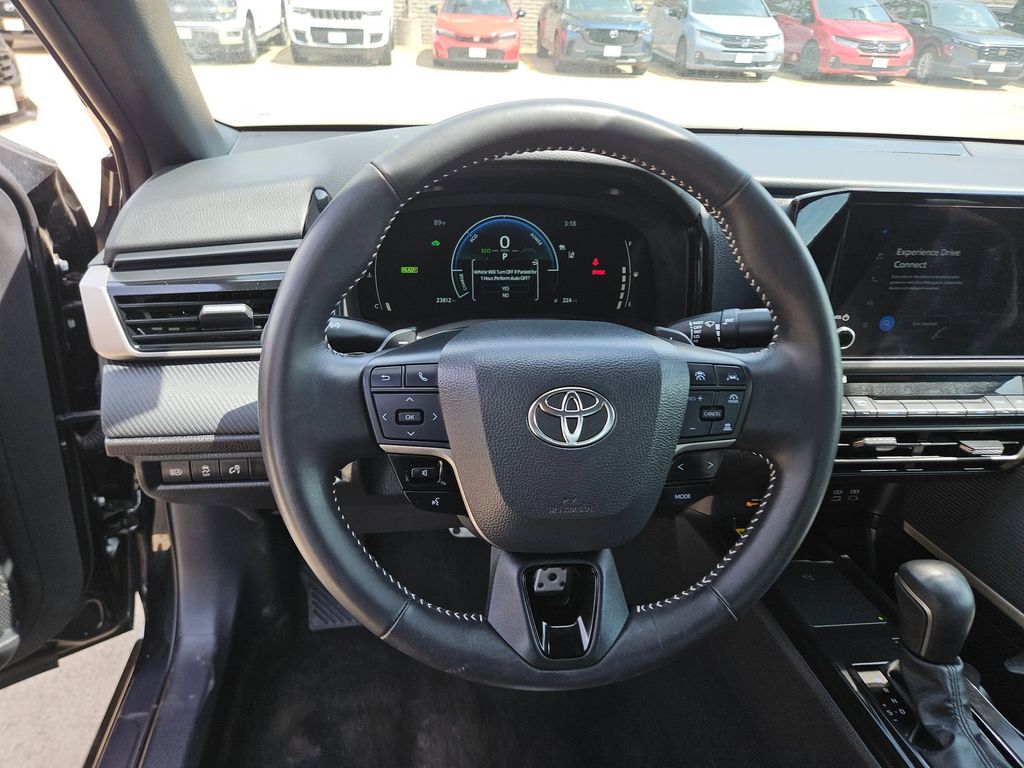 Thumbnail: 2025 Toyota Camry - 18