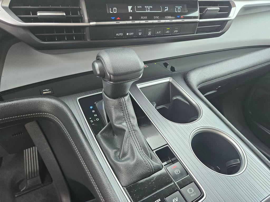Thumbnail: 2025 Toyota Sienna - 29