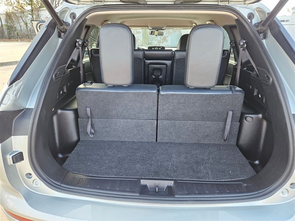 Thumbnail: 2024 Mitsubishi Outlander - 24