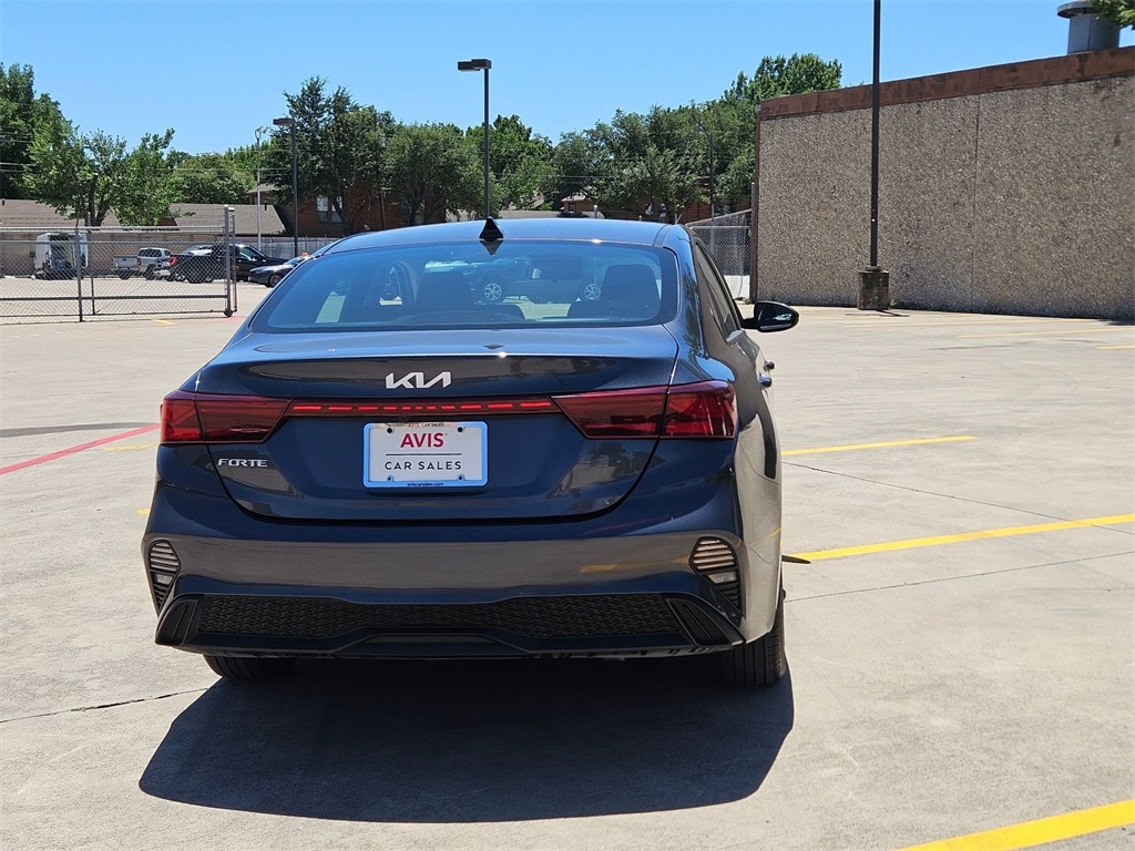 Thumbnail: 2024 Kia Forte - 6