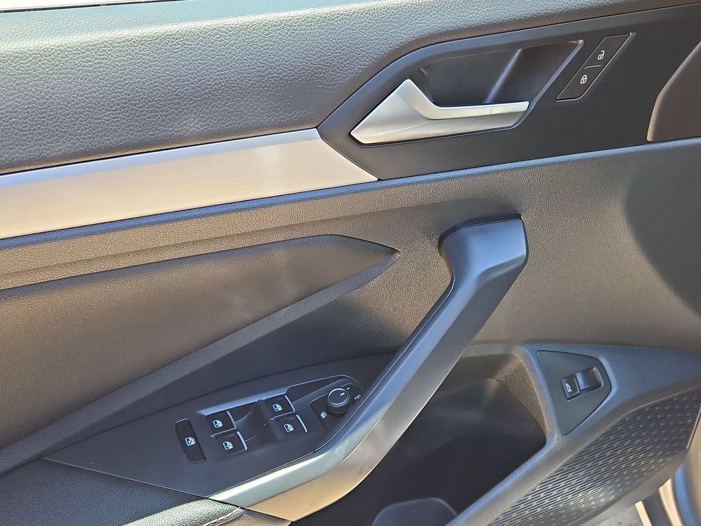 Thumbnail: 2025 Volkswagen Jetta - 13