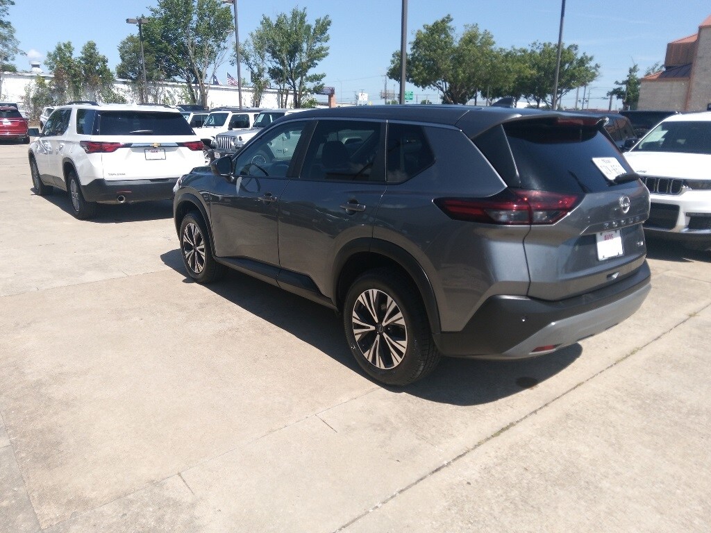 Thumbnail: 2023 Nissan Rogue - 4