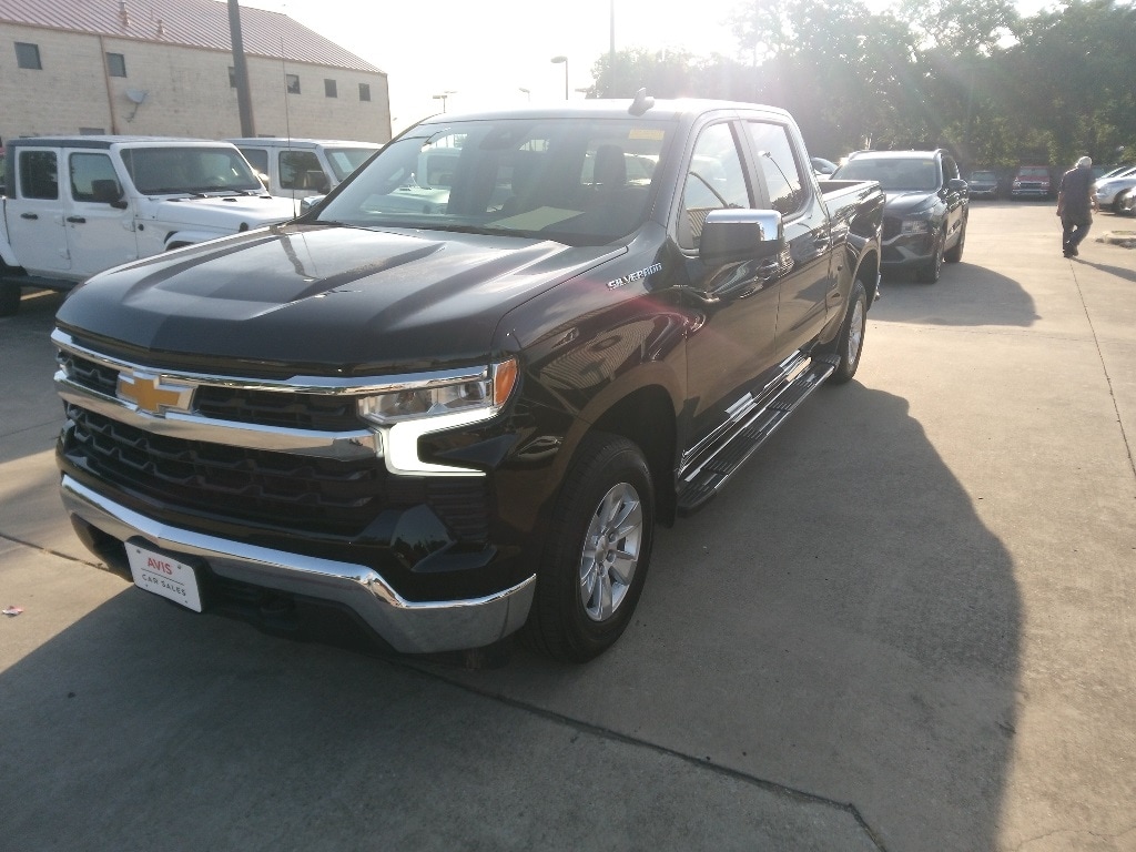 2024 Chevrolet Silverado 1500 LT Hero Image