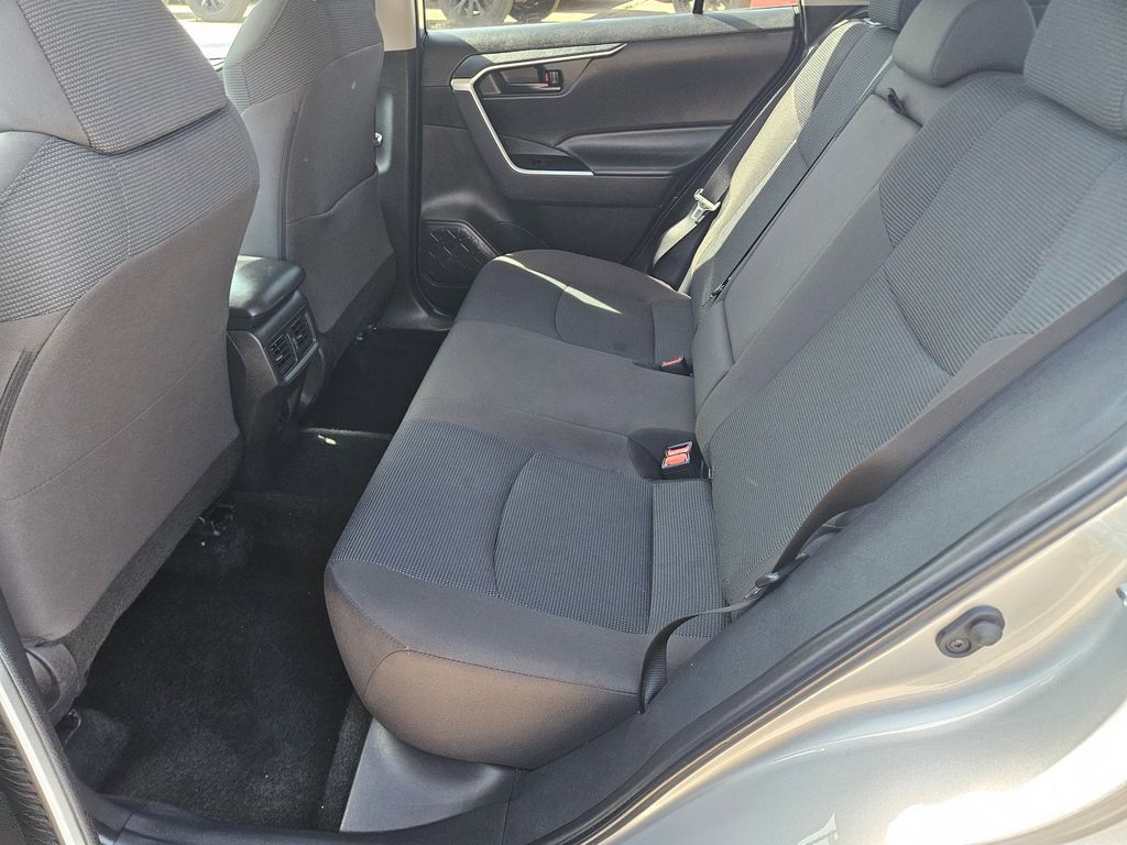 Thumbnail: 2025 Toyota RAV4 - 27