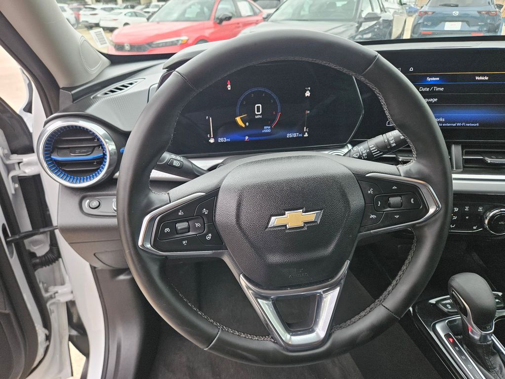 Thumbnail: 2025 Chevrolet Trax - 18