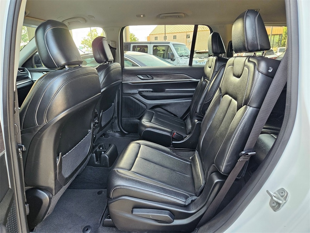 2023 Jeep Grand Cherokee Limited Edition 24