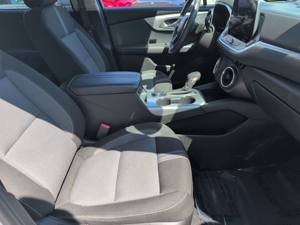 2025 Chevrolet Blazer 2LT - Photo 30
