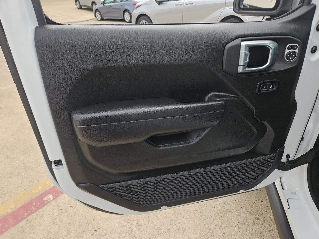 Thumbnail: 2025 Jeep Wrangler - 11