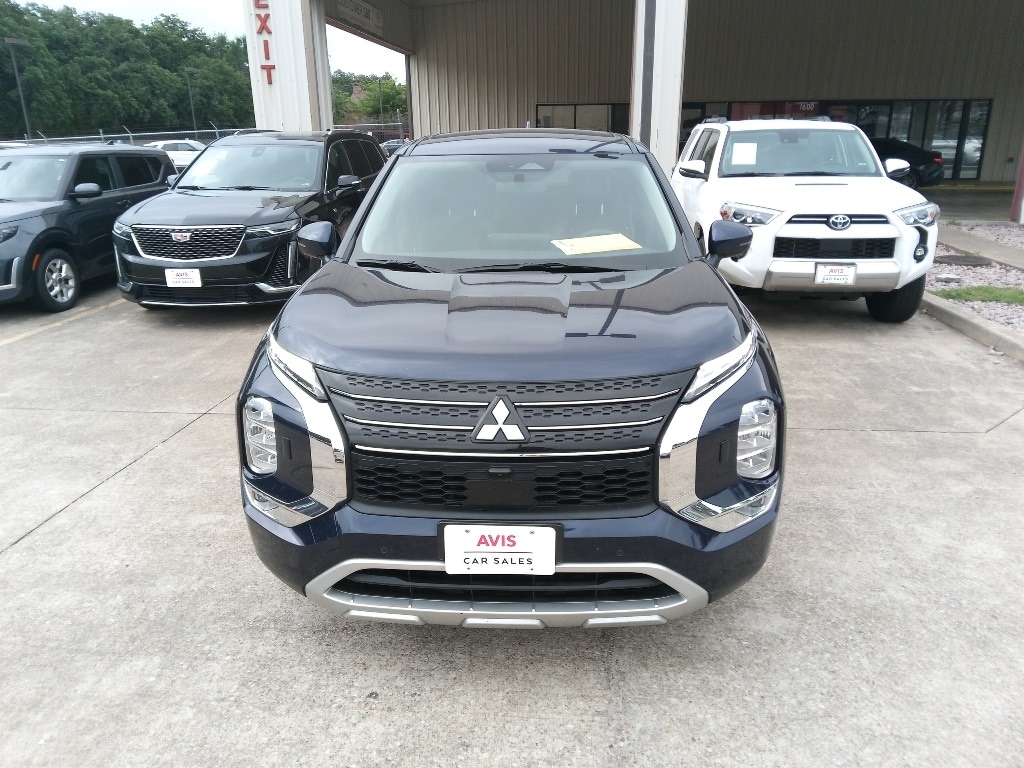 Thumbnail: 2023 Mitsubishi Outlander - 1