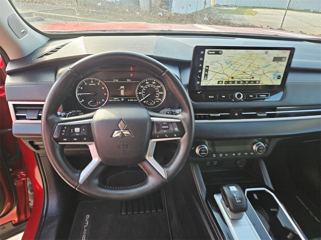 Thumbnail: 2025 Mitsubishi Outlander - 17