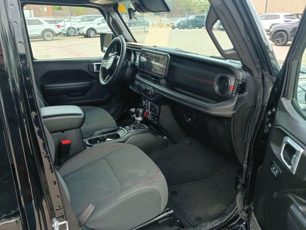 Thumbnail: 2025 Jeep Wrangler - 9