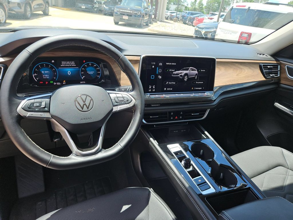 Thumbnail: 2025 Volkswagen Atlas - 16