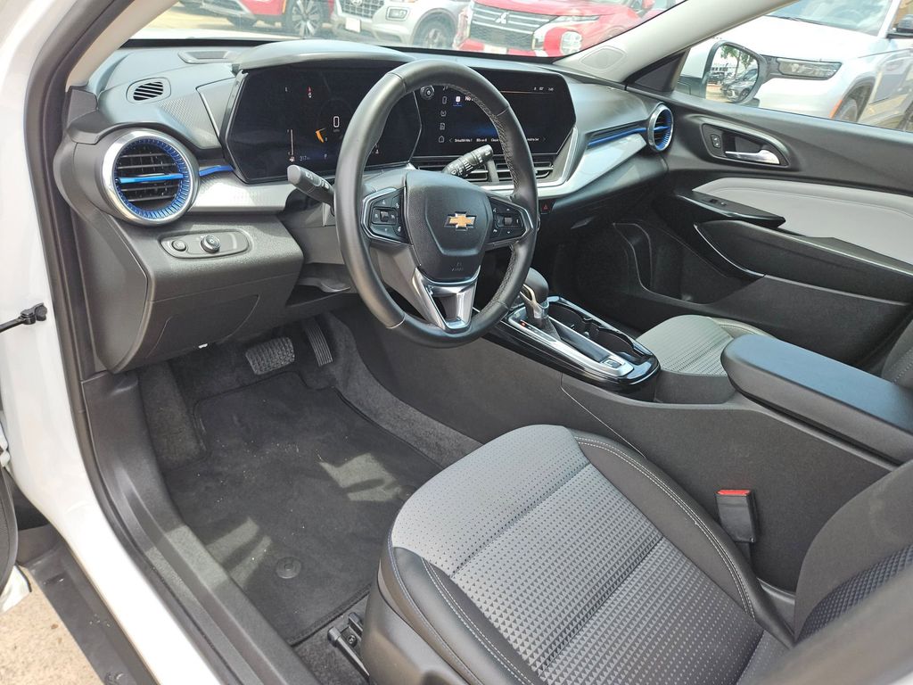 Thumbnail: 2025 Chevrolet Trax - 13