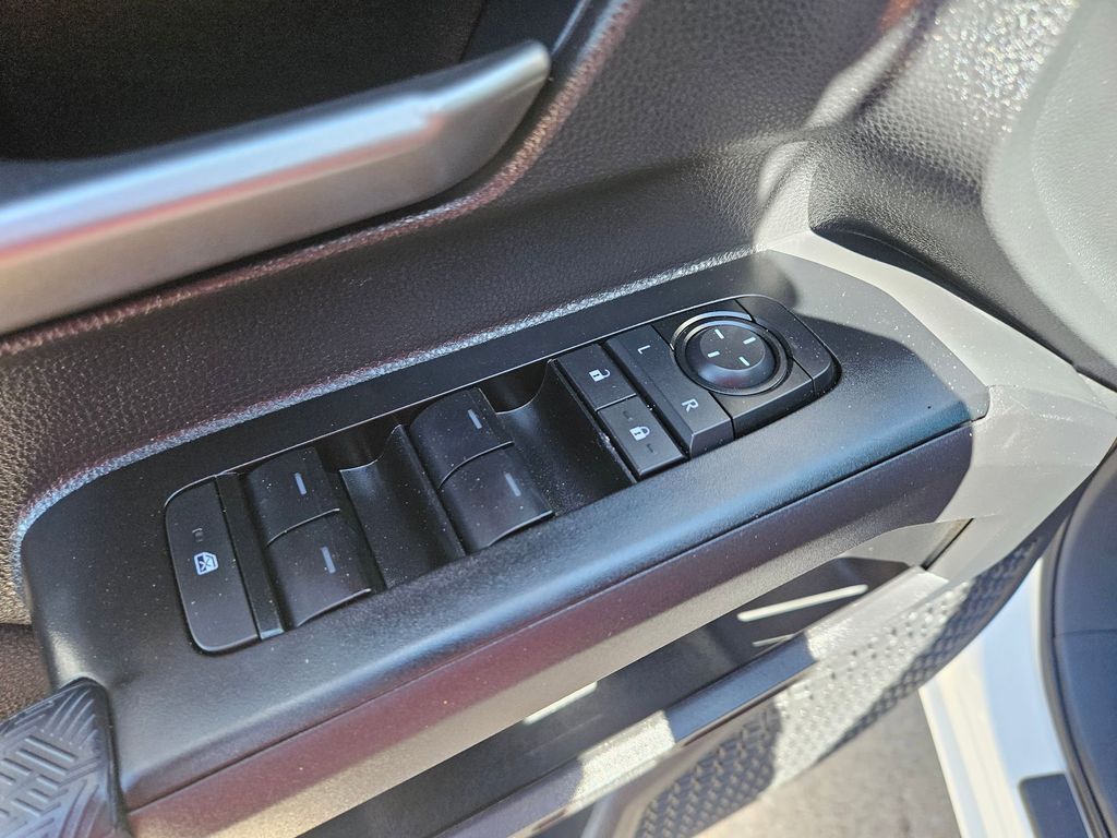 Thumbnail: 2025 Toyota Tacoma - 15