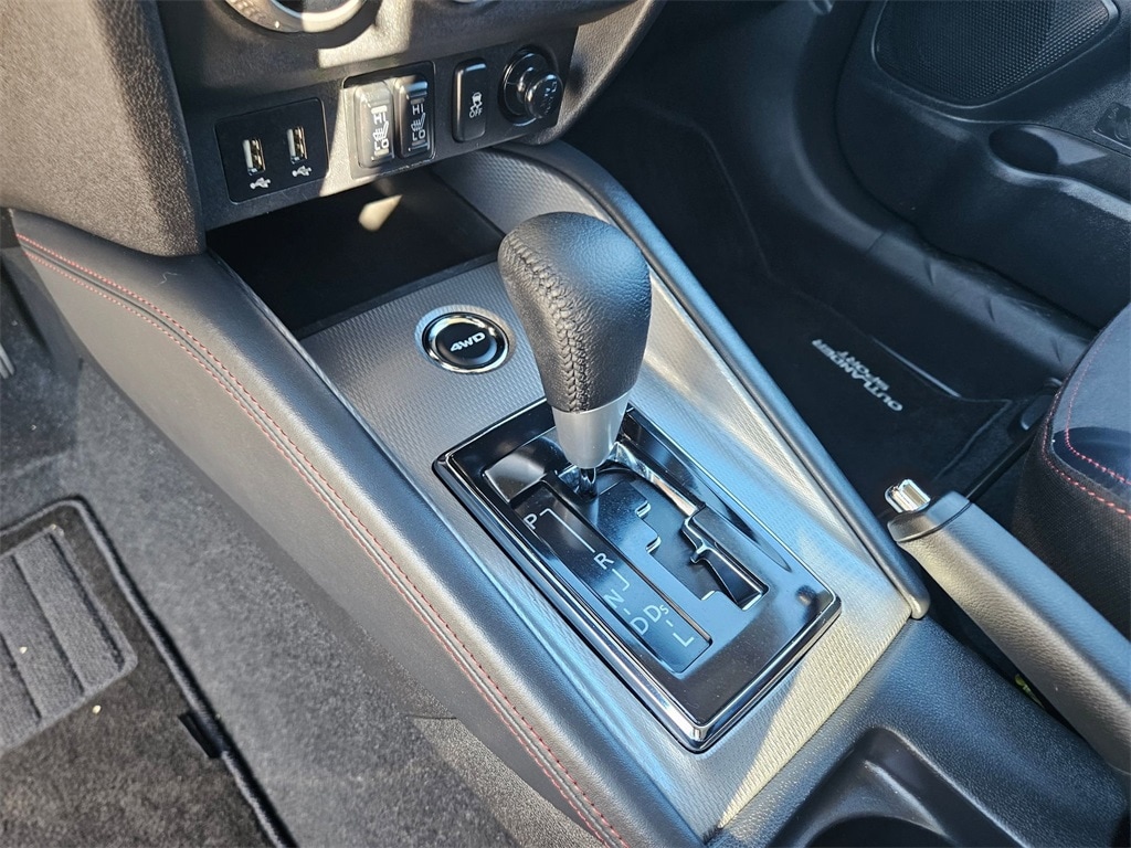 Thumbnail: 2025 Mitsubishi Outlander Sport - 25