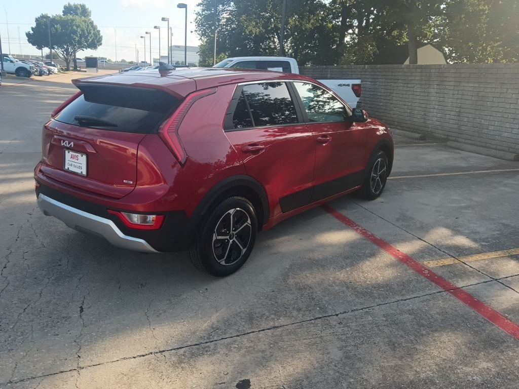 Thumbnail: 2025 Kia Niro - 7