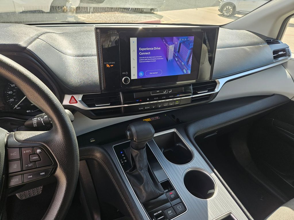 Thumbnail: 2025 Toyota Sienna - 20