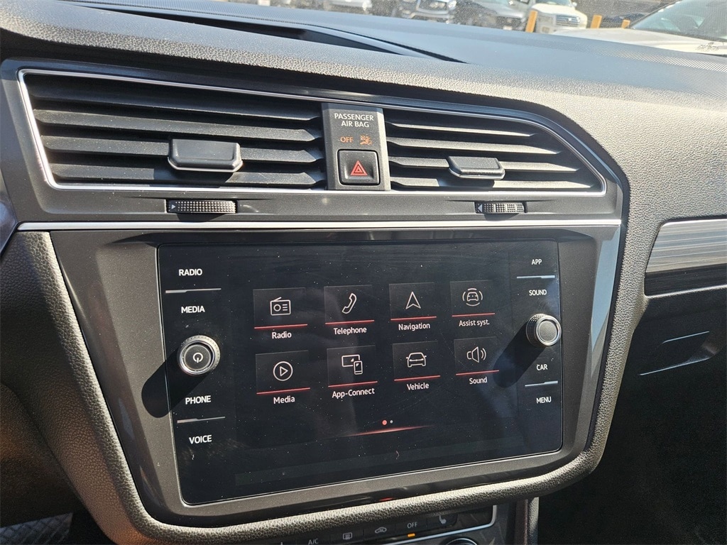 Thumbnail: 2024 Volkswagen Tiguan - 20