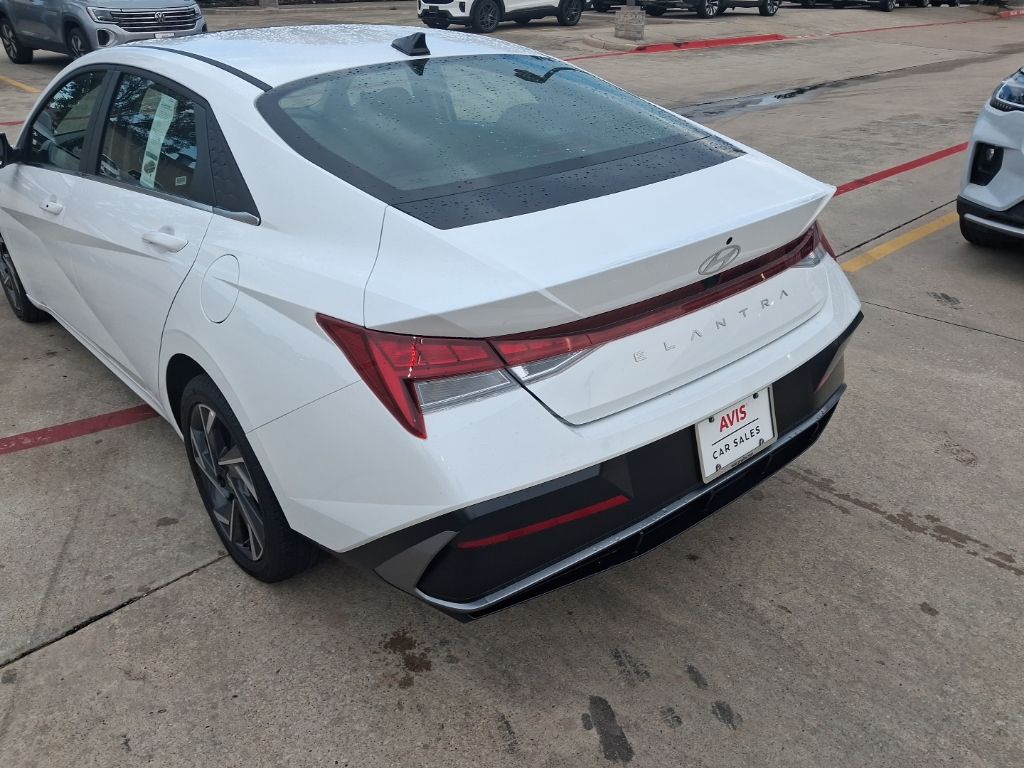Thumbnail: 2025 Hyundai Elantra - 8