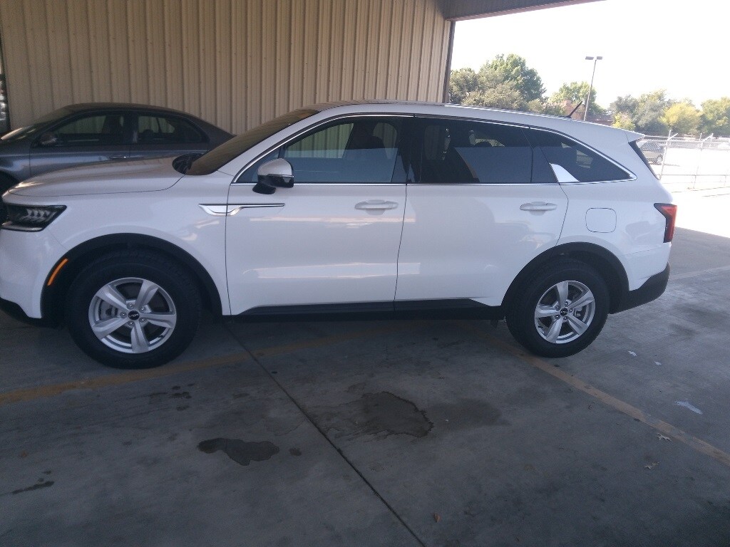 Used 2023 Kia Sorento For Sale at AVIS Car Sales VIN 5XYRG4LC0PG204981