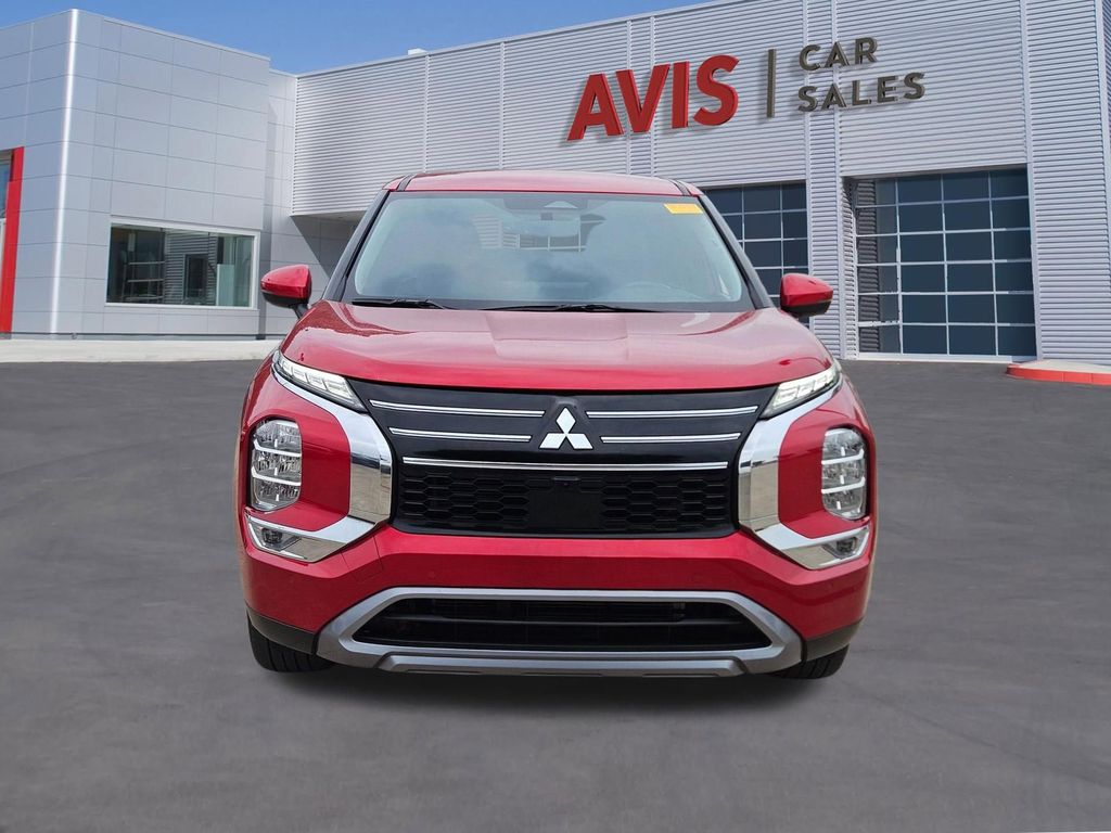 Thumbnail: 2025 Mitsubishi Outlander - 10