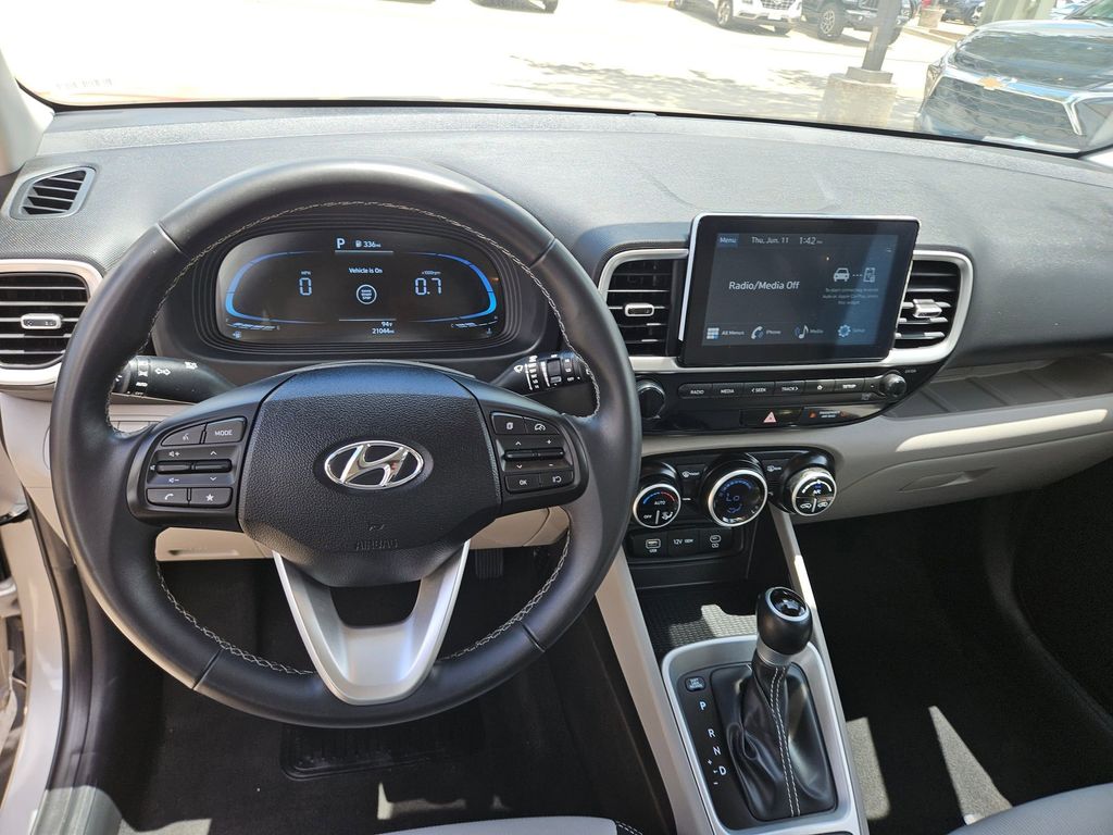Thumbnail: 2025 Hyundai Venue - 17