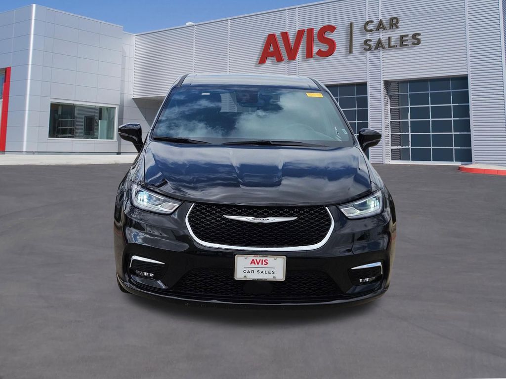 Thumbnail: 2025 Chrysler Pacifica - 10