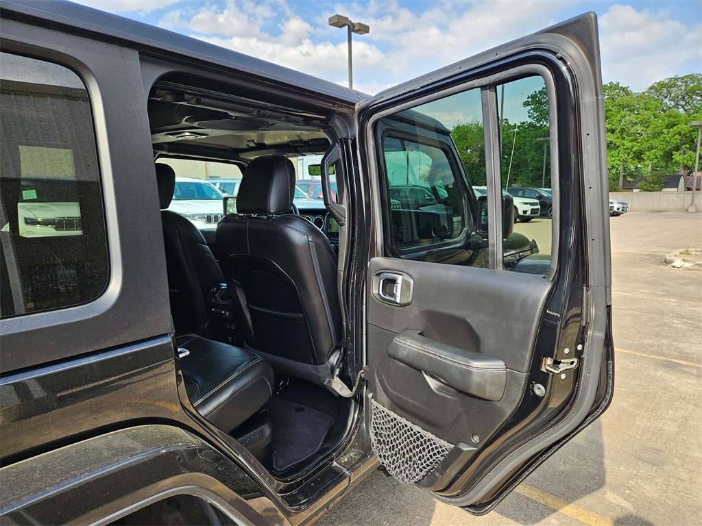 2023 Jeep Wrangler Sahara 26