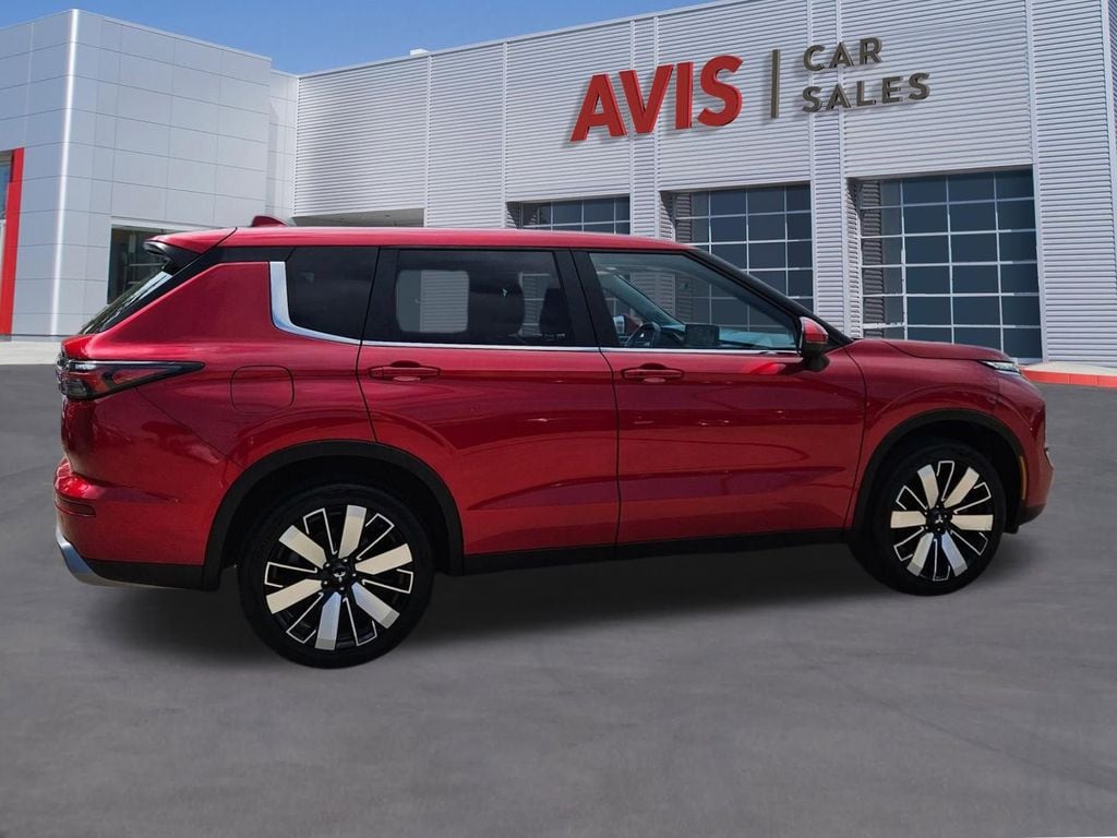 Thumbnail: 2025 Mitsubishi Outlander - 7