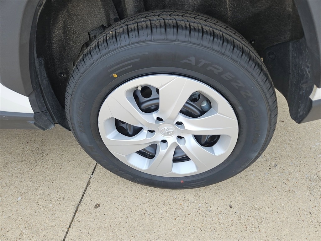 Thumbnail: 2025 Toyota RAV4 - 25