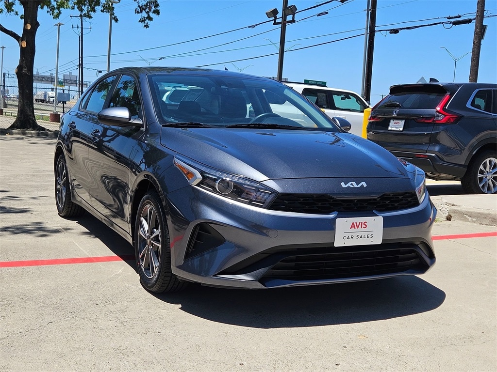 Thumbnail: 2024 Kia Forte - 3