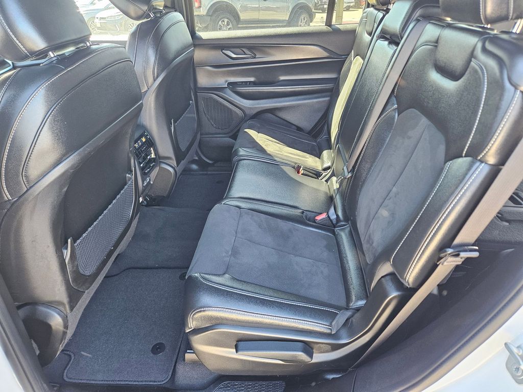 Thumbnail: 2024 Jeep Grand Cherokee L - 27