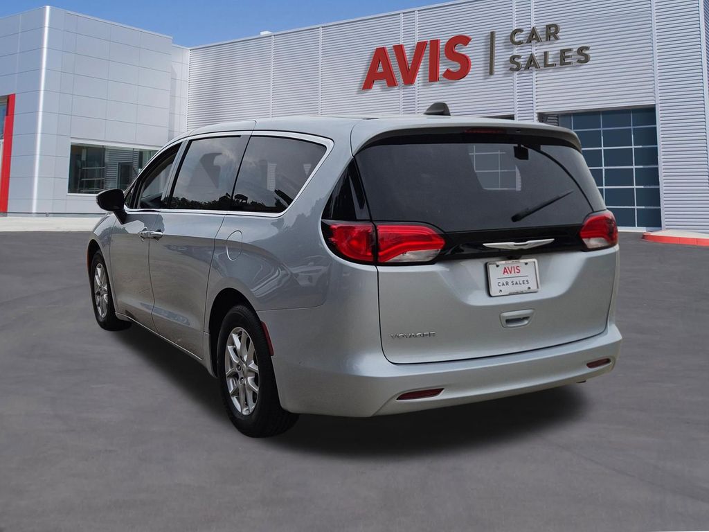 Thumbnail: 2023 Chrysler Voyager - 3