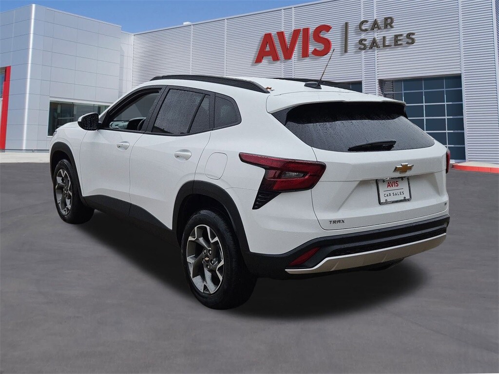 Thumbnail: 2025 Chevrolet Trax - 3