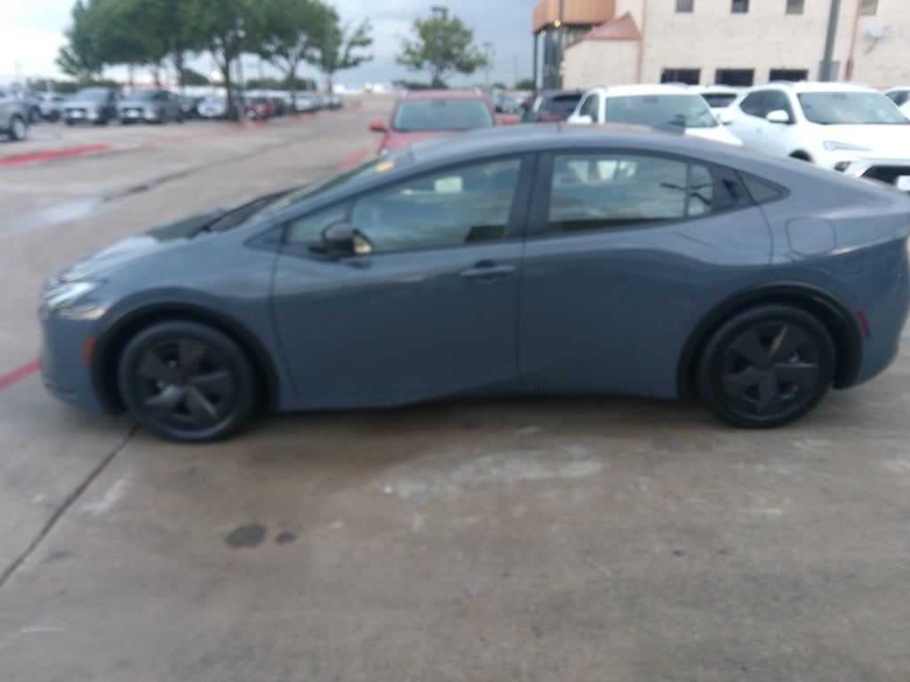 Thumbnail: 2024 Toyota Prius - 8