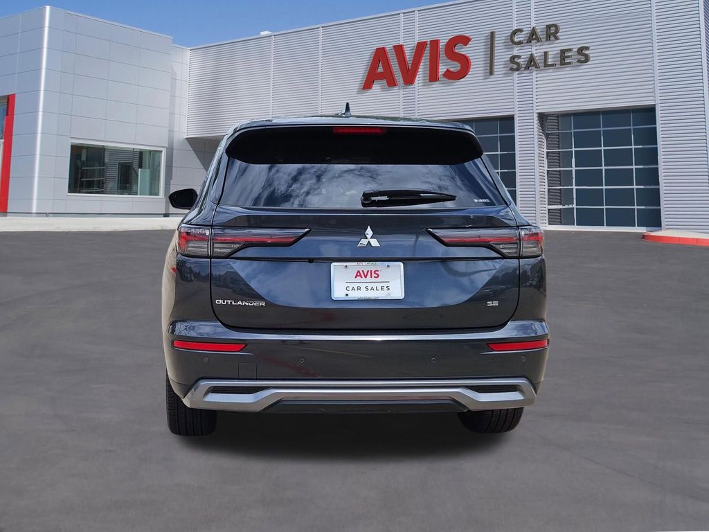Thumbnail: 2025 Mitsubishi Outlander - 5