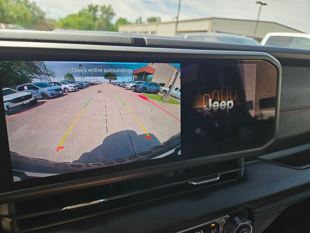 Thumbnail: 2025 Jeep Wrangler - 22