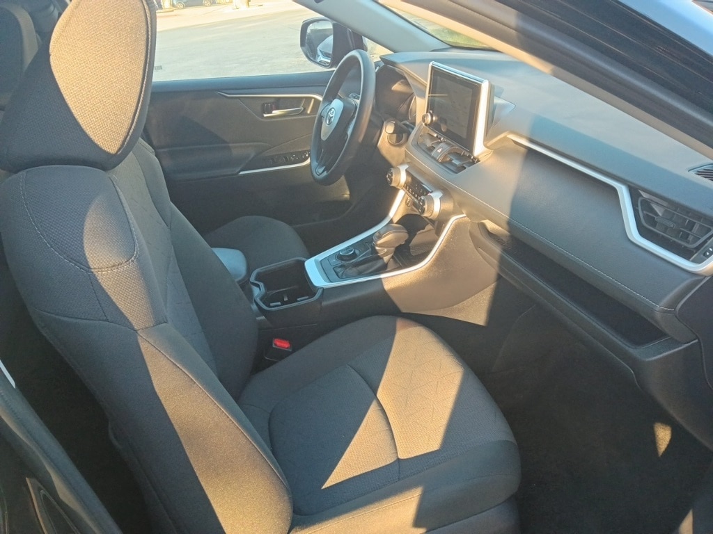 Thumbnail: 2025 Toyota RAV4 - 9