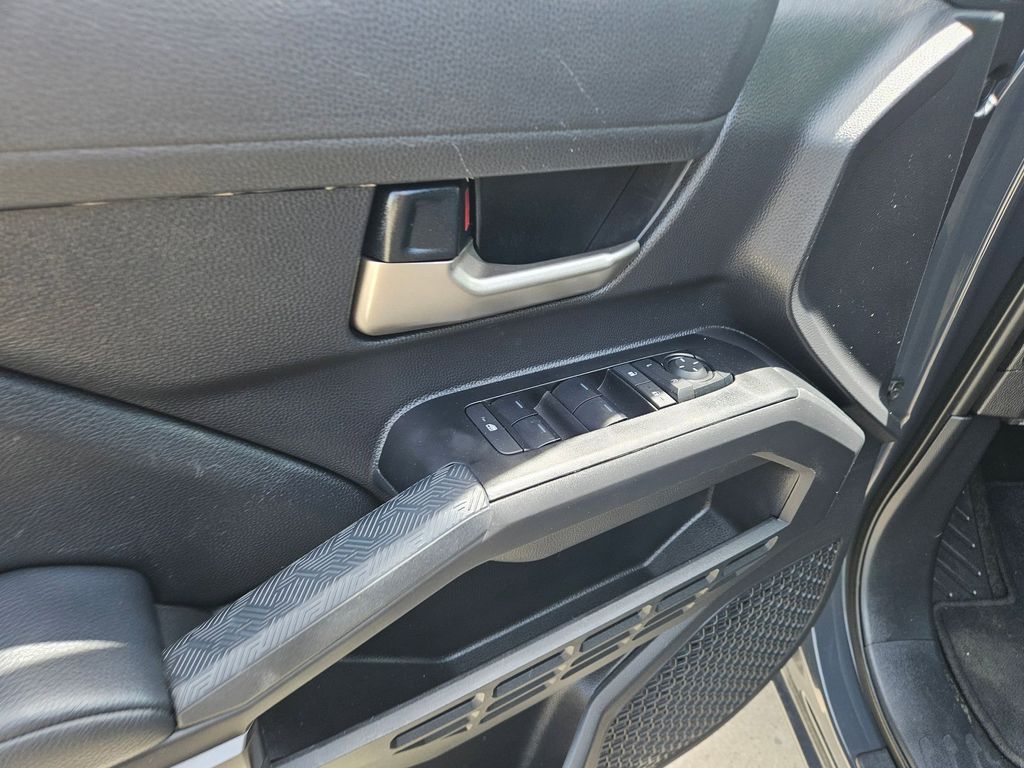 Thumbnail: 2025 Toyota Tacoma - 15