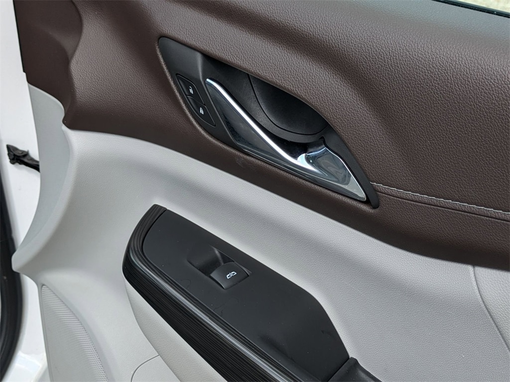 2023 GMC Acadia SLT 30